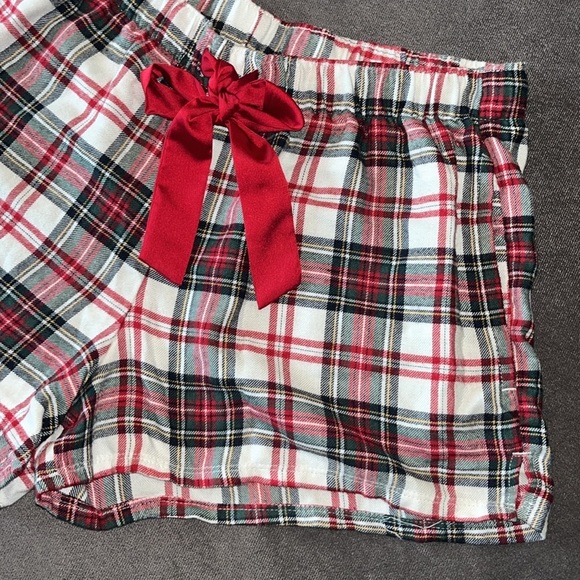 Hollister Sleep Plaid Women's M PJ Shorts with Red Satin Bow Holiday Festive - Picture 3 of 8